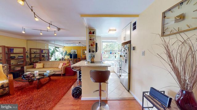1435 4th St SW Apt B112, Washington, DC 20024