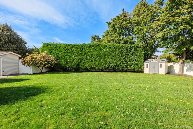 511 Elwood Road, East Northport, NY 11731