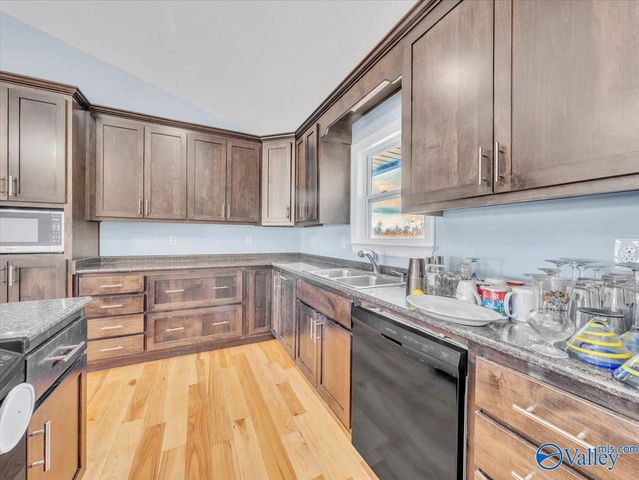 885 County Road 16, Dutton, AL 35744