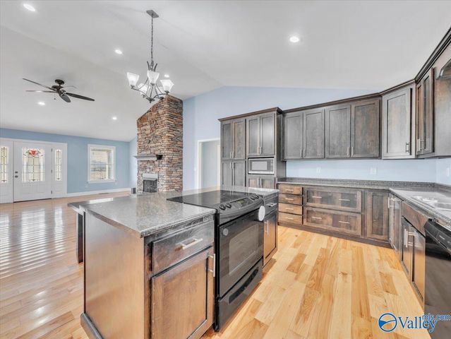 885 County Road 16, Dutton, AL 35744