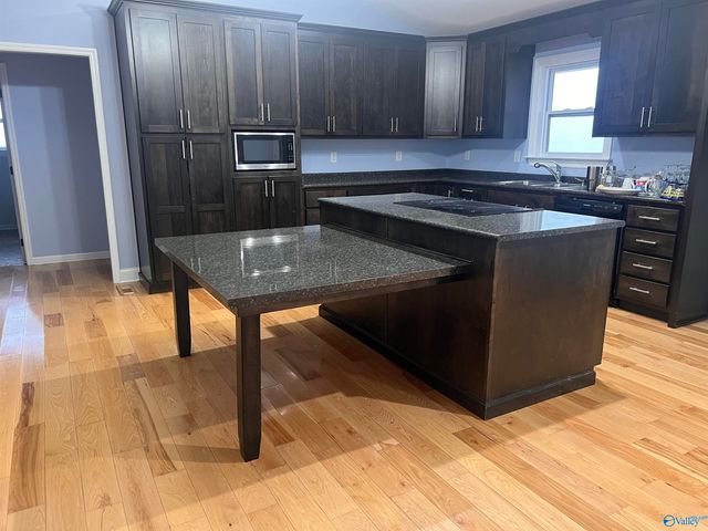 885 County Road 16, Dutton, AL 35744