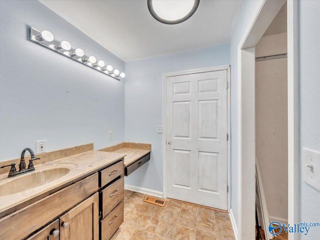 885 County Road 16, Dutton, AL 35744