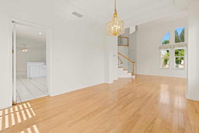 301 Marie Ct, Roseville, CA 95661