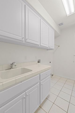 301 Marie Ct, Roseville, CA 95661