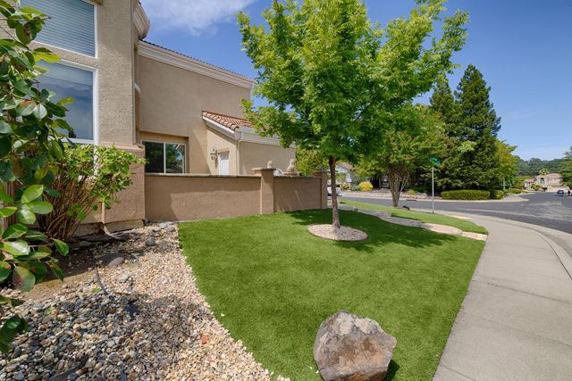 301 Marie Ct, Roseville, CA 95661