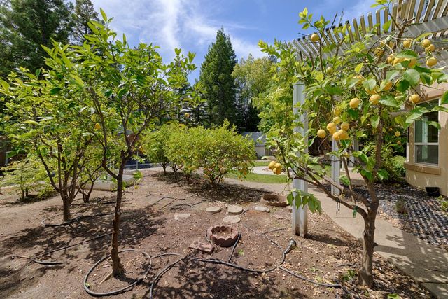 301 Marie Ct, Roseville, CA 95661