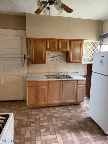 13709 Earlwood Road, Cleveland, OH 44110