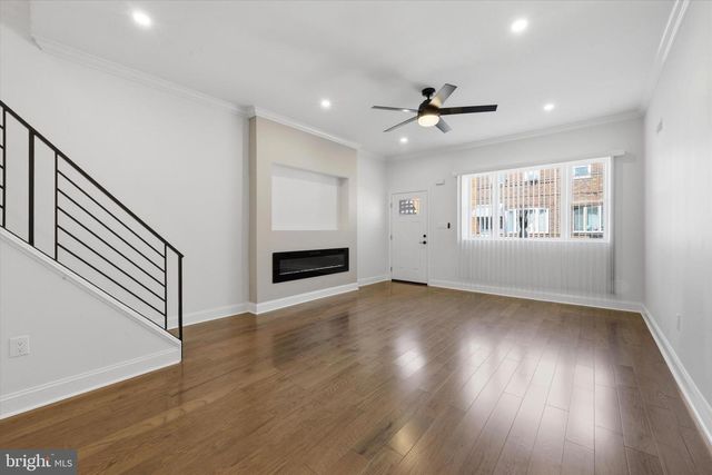 2221 S 13TH ST, Philadelphia, PA 19148