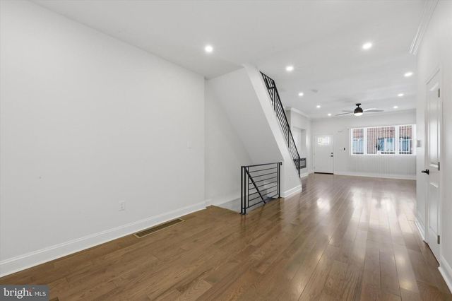2221 S 13TH ST, Philadelphia, PA 19148