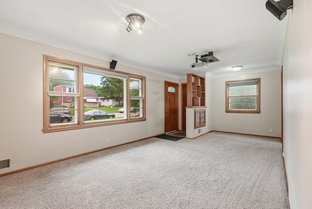 5132 4th Street NE, Columbia Heights, MN 55421