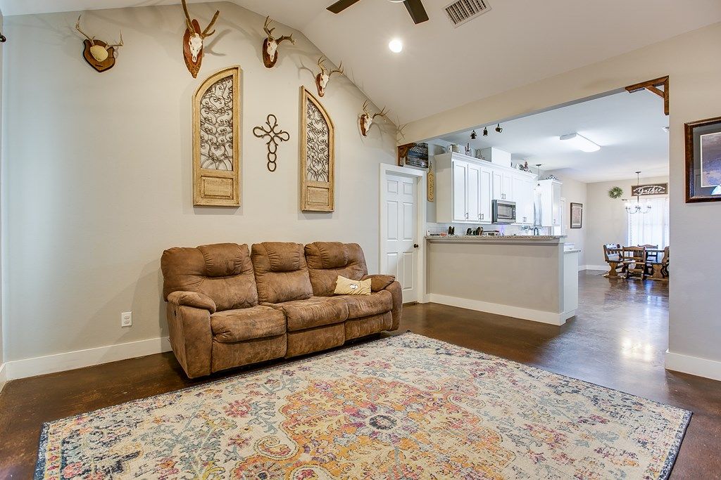 Image 7 of property listing at 1334 Richard, San Angelo, TX 76905