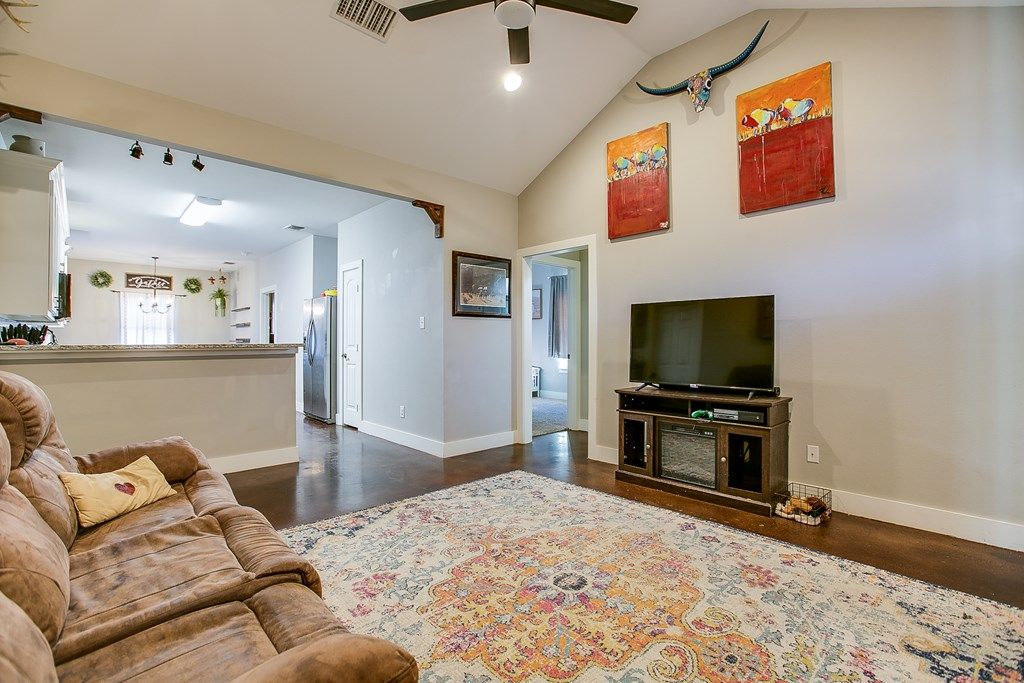 Image 8 of property listing at 1334 Richard, San Angelo, TX 76905