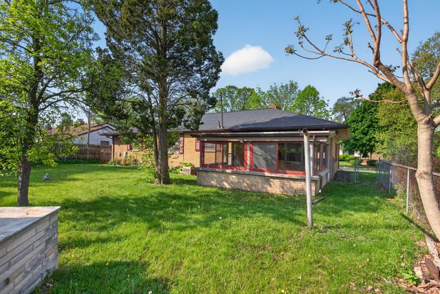 2136 Bruce Avenue, Lansing, MI 48915