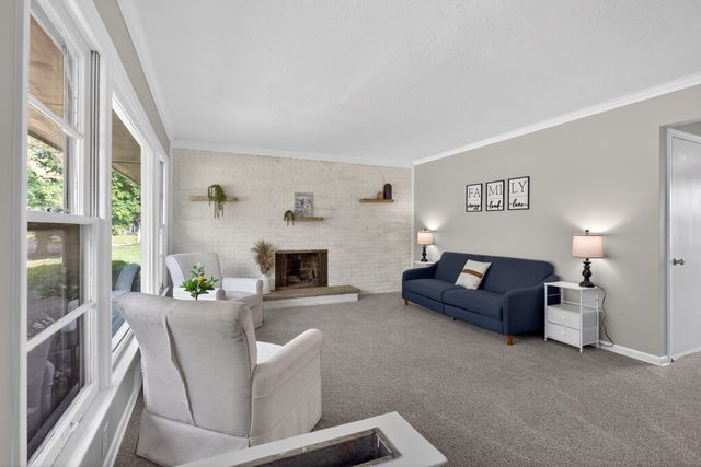 2136 Bruce Avenue, Lansing, MI 48915