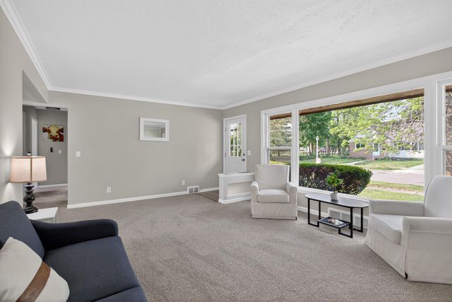 2136 Bruce Avenue, Lansing, MI 48915