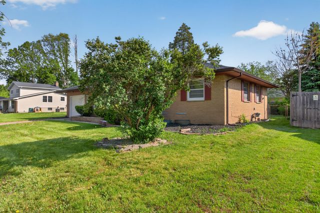 2136 Bruce Avenue, Lansing, MI 48915