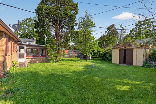2136 Bruce Avenue, Lansing, MI 48915