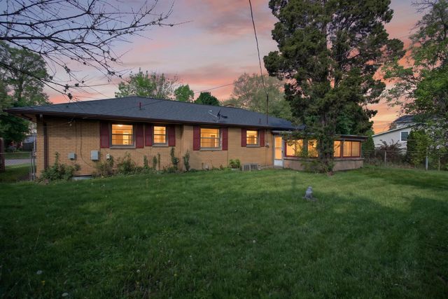2136 Bruce Avenue, Lansing, MI 48915