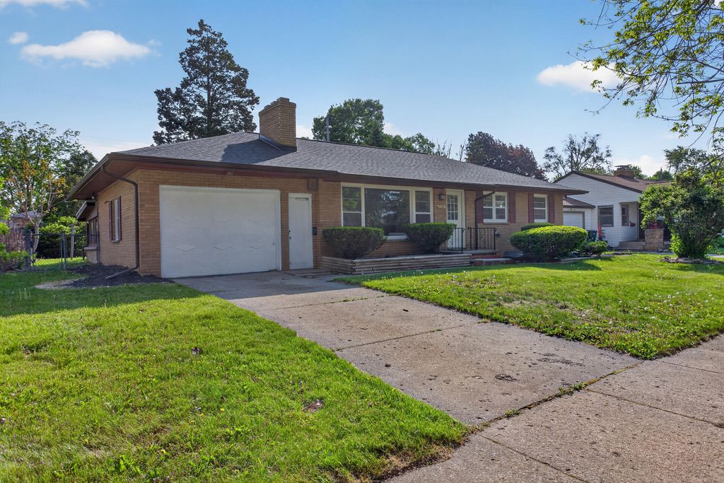 2136 Bruce Avenue, Lansing, MI 48915
