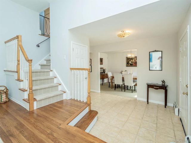 1 Deusenberg Drive, East Norwich, NY 11732