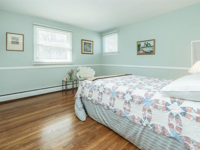 1 Deusenberg Drive, East Norwich, NY 11732