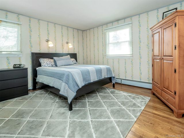 1 Deusenberg Drive, East Norwich, NY 11732