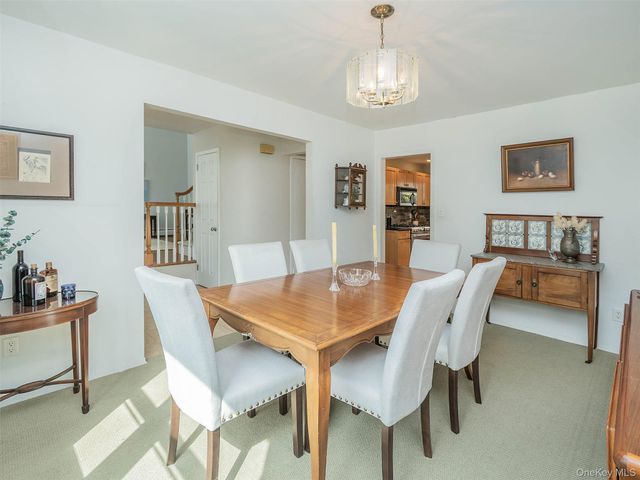 1 Deusenberg Drive, East Norwich, NY 11732