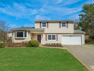 1 Deusenberg Drive, East Norwich, NY 11732