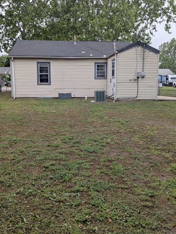 224 N Maynard Ave, Haysville, KS 67060