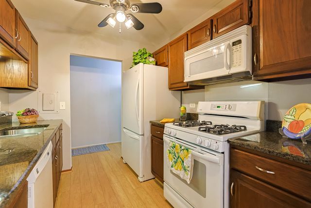 840 Wellington Avenue 501, Elk Grove Village, IL 60007