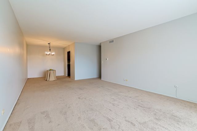 840 Wellington Avenue 501, Elk Grove Village, IL 60007