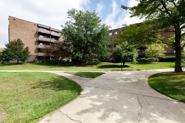 840 Wellington Avenue 501, Elk Grove Village, IL 60007