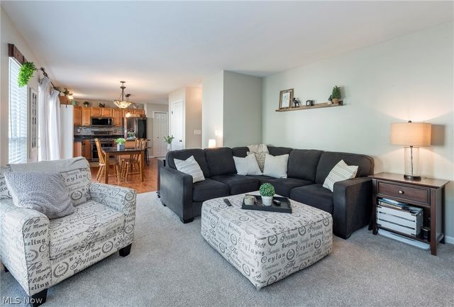 8537 Bentley Drive, Olmsted Falls, OH 44138