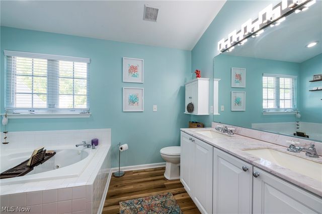 8537 Bentley Drive, Olmsted Falls, OH 44138
