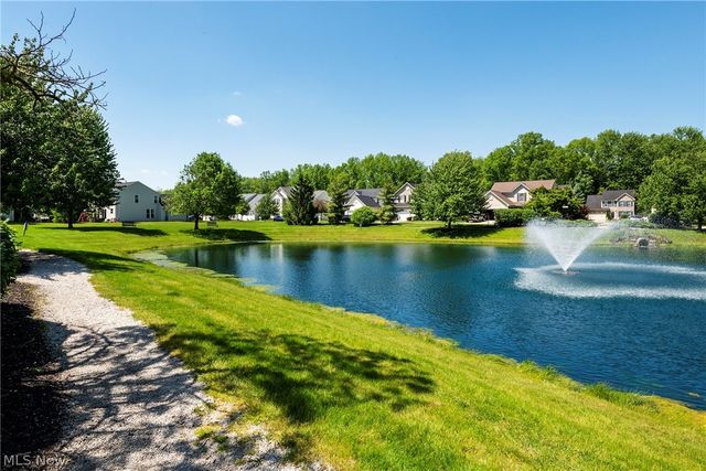8537 Bentley Drive, Olmsted Falls, OH 44138