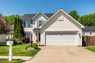8537 Bentley Drive, Olmsted Falls, OH 44138