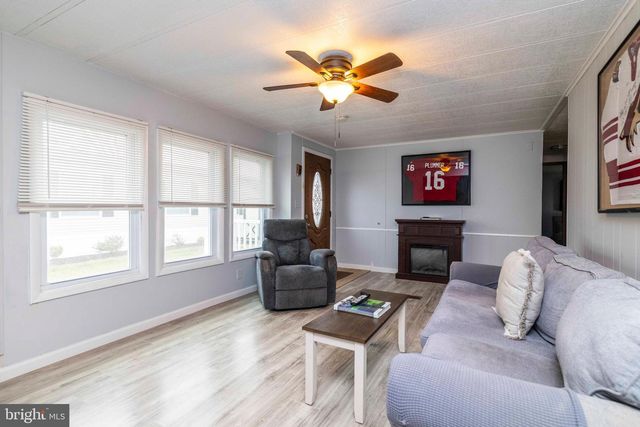 359 WOODSTREAM WAY, North Wales, PA 19454