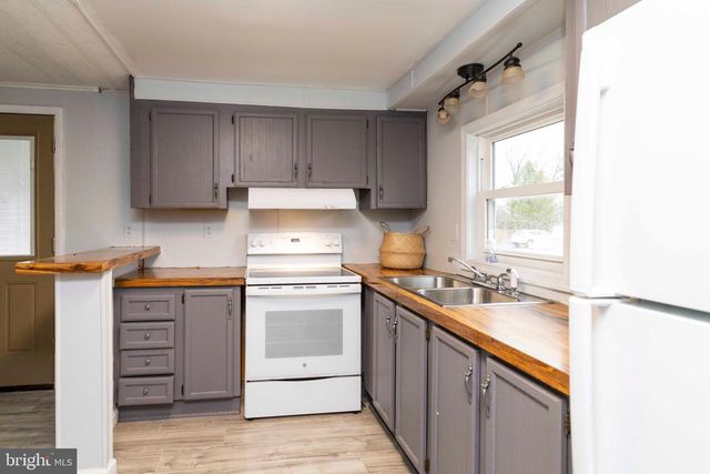 359 WOODSTREAM WAY, North Wales, PA 19454