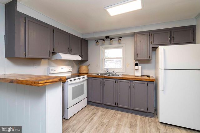 359 WOODSTREAM WAY, North Wales, PA 19454