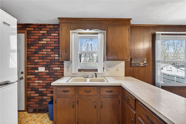 17 Crawford Street, Cranston, RI 02910