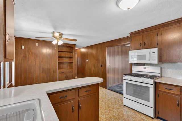 17 Crawford Street, Cranston, RI 02910