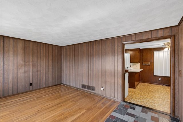 17 Crawford Street, Cranston, RI 02910