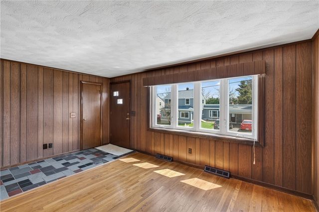 17 Crawford Street, Cranston, RI 02910