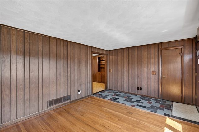 17 Crawford Street, Cranston, RI 02910