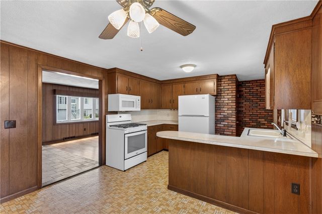 17 Crawford Street, Cranston, RI 02910