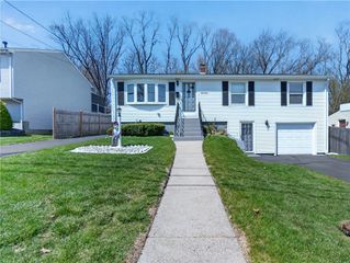 17 Crawford Street, Cranston, RI 02910