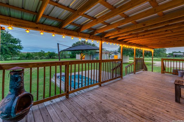 337 DEWEY LN, Seguin, TX 78155