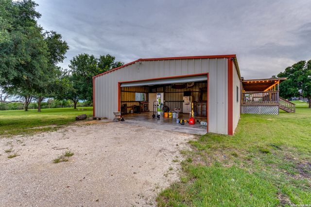 337 DEWEY LN, Seguin, TX 78155