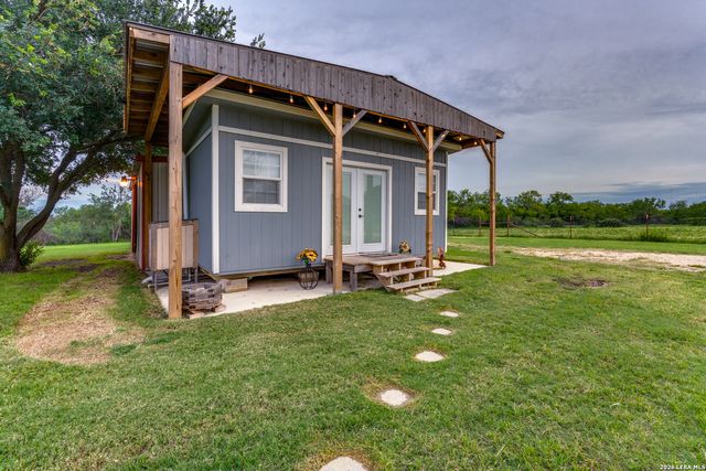 337 DEWEY LN, Seguin, TX 78155