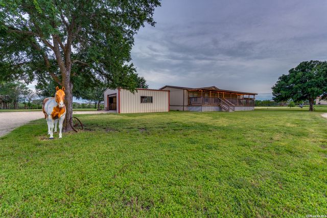 337 DEWEY LN, Seguin, TX 78155